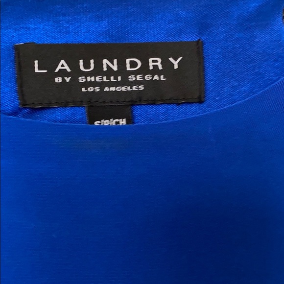 Royal blue beauty - Picture 2 of 3